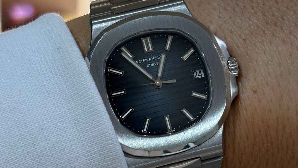 Patek Philippe Nautilus con quadrante blu al polso