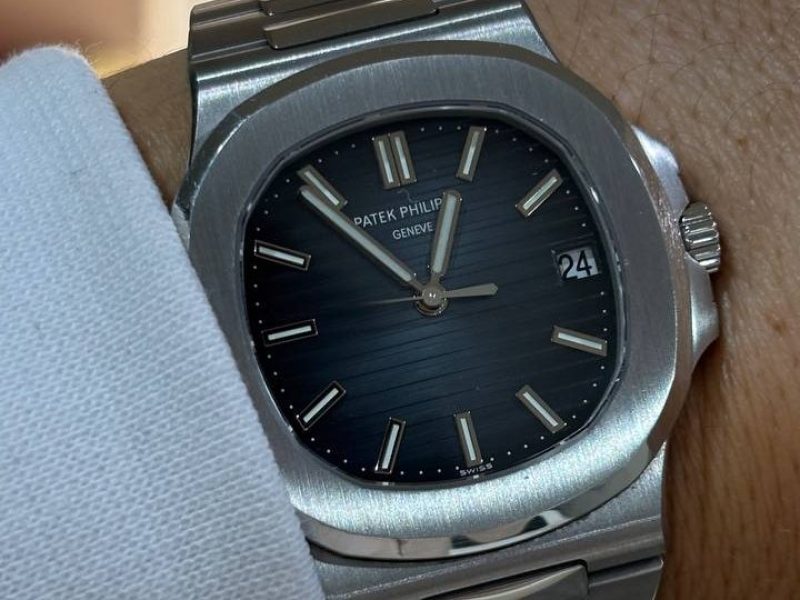 Patek Philippe Nautilus con quadrante blu al polso